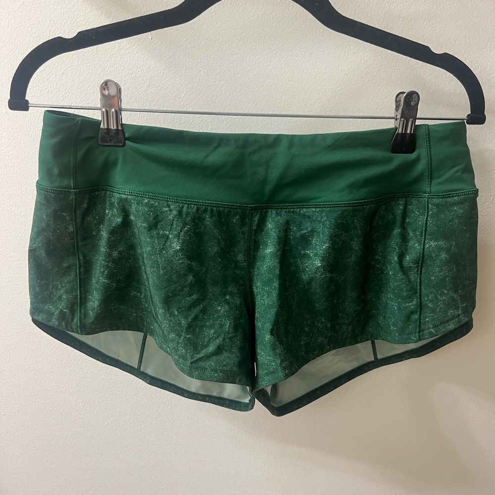 Lululemon Green Low Rise Speed Up Short Size 6